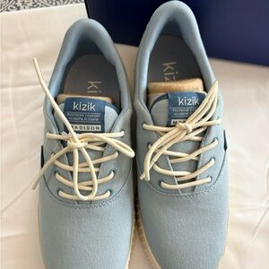 Kizik Women's Sneakers in Light Blue Size 9.5 New in Box